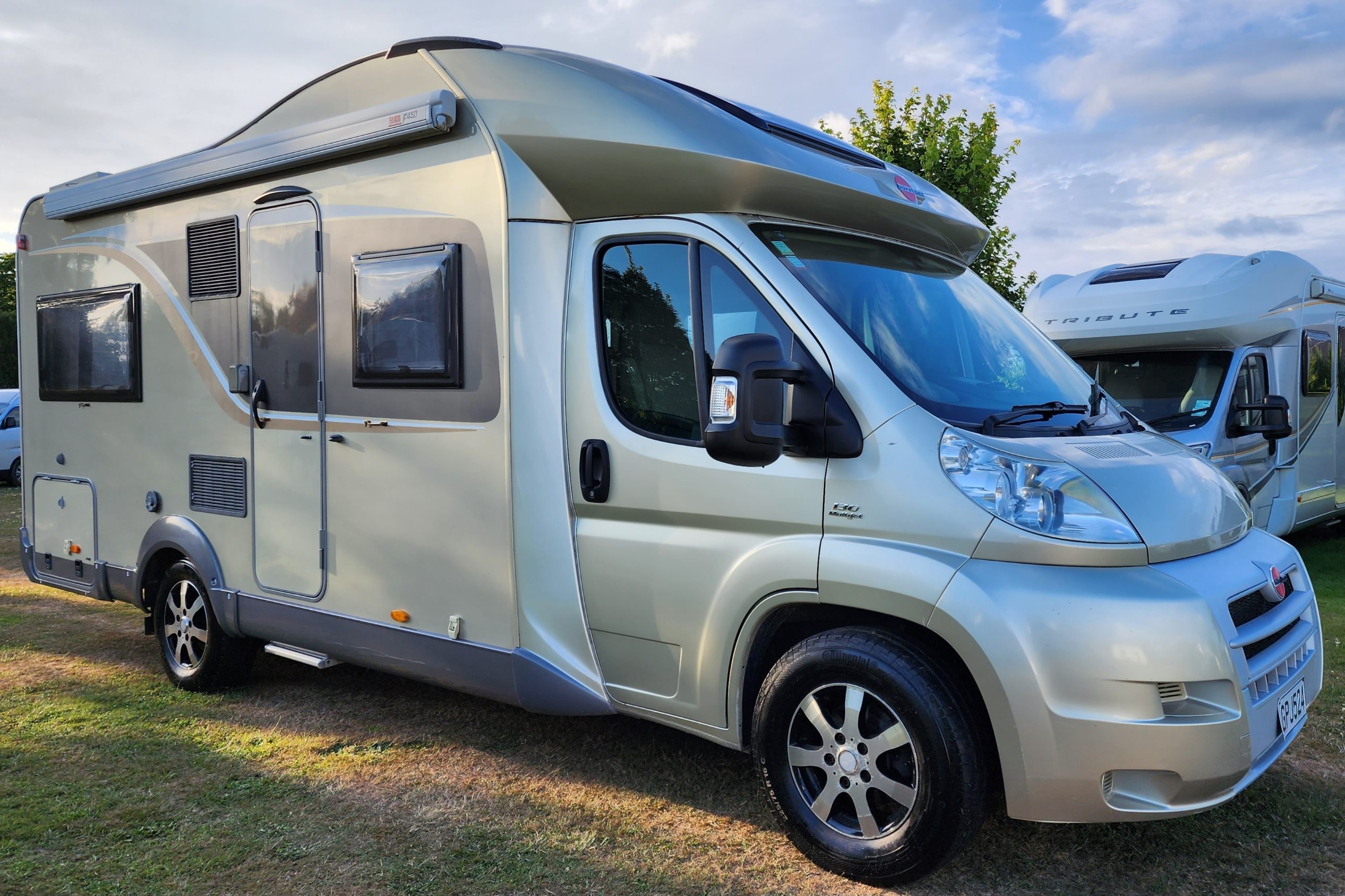 2012 Burstner Ixeo iT664